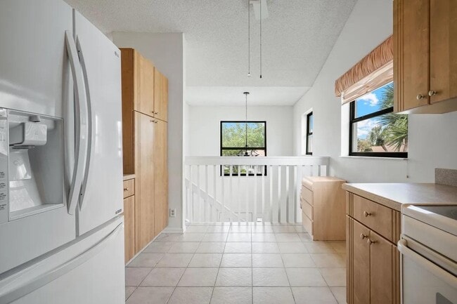 Photo - 10910 Lakemore Ln Unidad 201