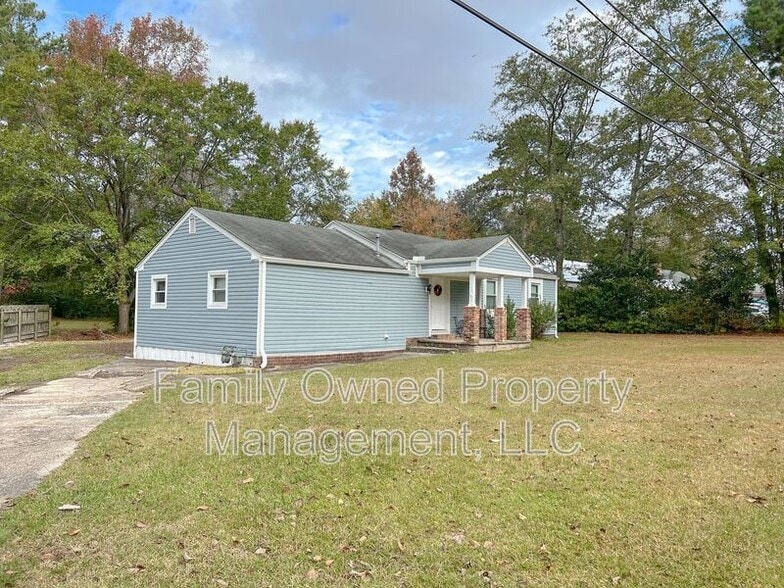 806-B N Magnolia St