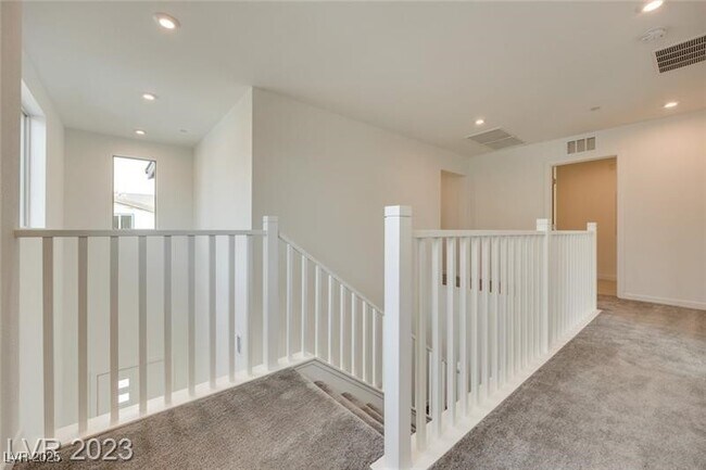 Building Photo - 2657 Conifer Canyon St Rental