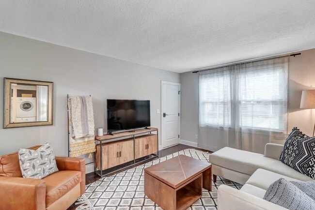 Photo - 1848 Naldo Ave
