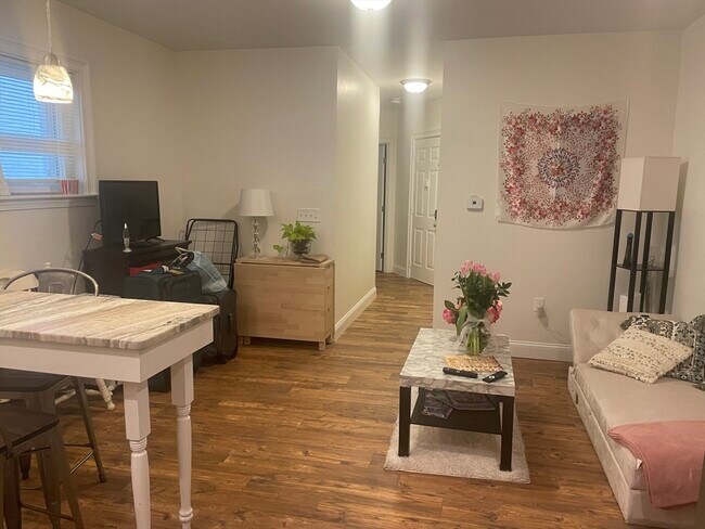 Photo - 1111 Boylston St Unidad 1B