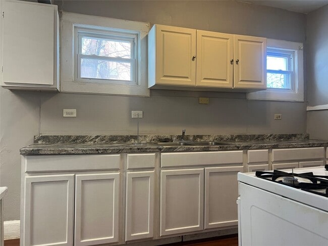 Photo - 274 Chenango St Unit 1