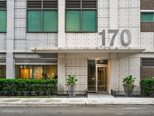 Photo - 170 W Polk St