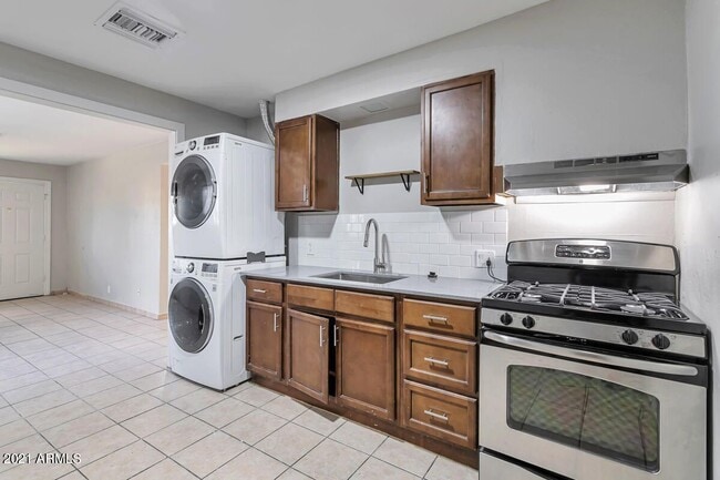 Building Photo - 5206 W Ocotillo Rd Unit A