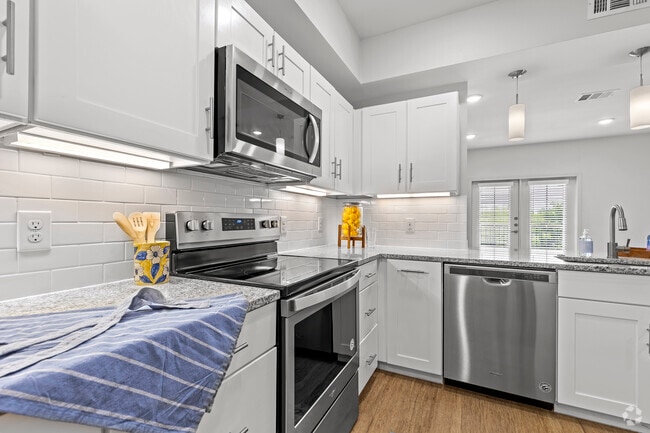 2BR, 2BA - 1329SF (Ellington) - Kitchen