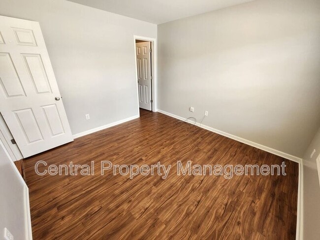 Photo - 107 Shalom Dr