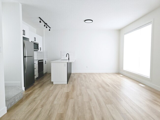 Photo - 10052-10115 115 Ave NW Unit 10052 MAIN