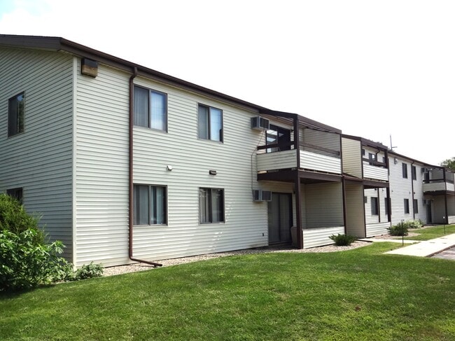 Building Photo - 2120 Valleyhigh Dr NW Unit C202