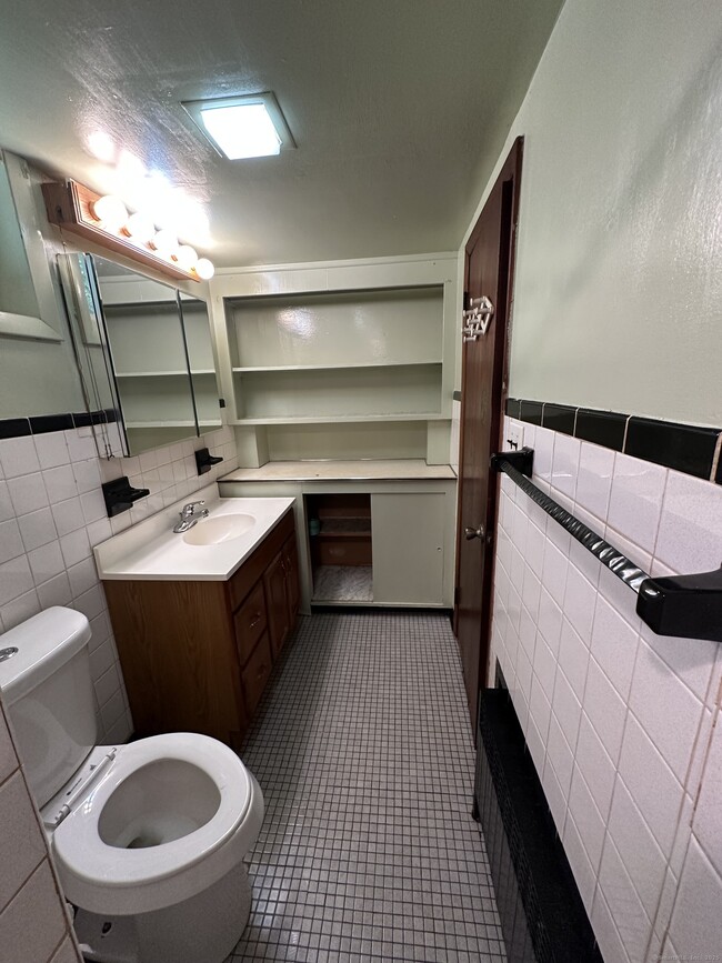 Photo - 175 Russell St