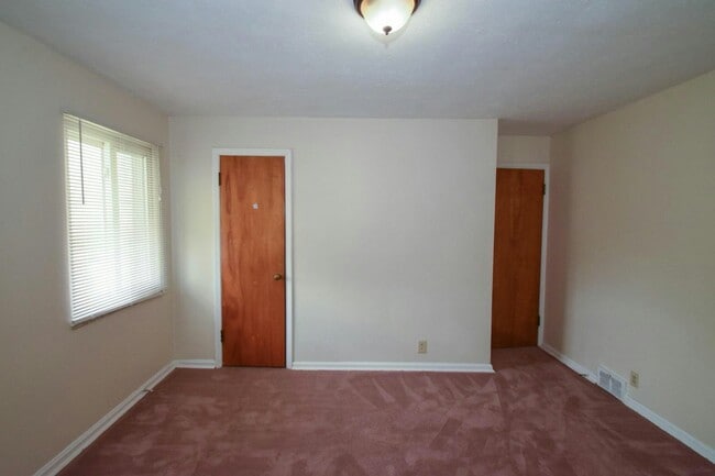 Photo - 24750 Lakeshore Blvd