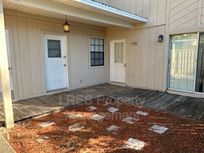 Photo - 4562 Lighthouse Cir