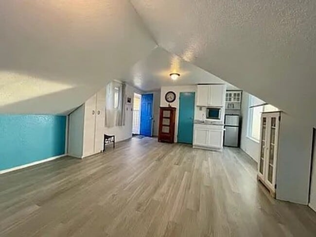 Photo - Spacious 2 Bedroom / 2 Bathroom Apartment in the Heart of Ocean Park – Available Now!