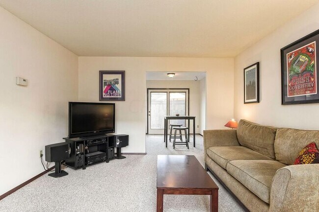 673 Olde Towne Ave Unit B