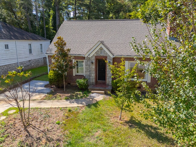 Photo - 1261 Eastridge Rd SW