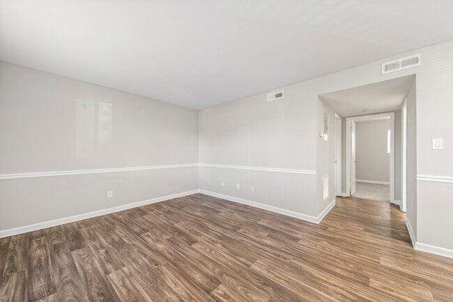 los colores pueden variar - Mallard Creek Apartments