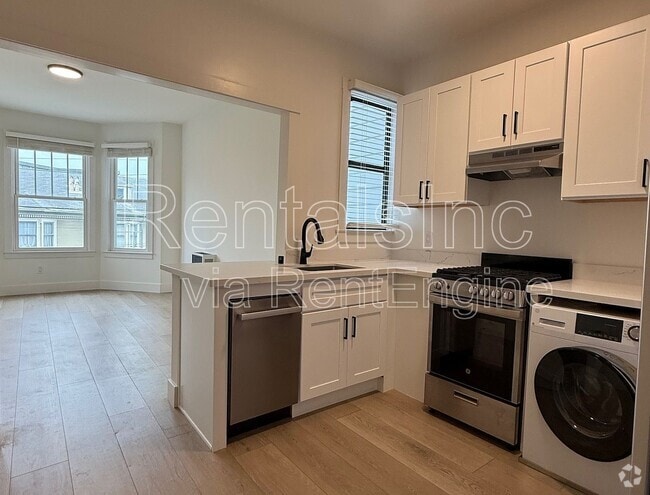 Building Photo - 1452 Castro St Unit 12 Rental
