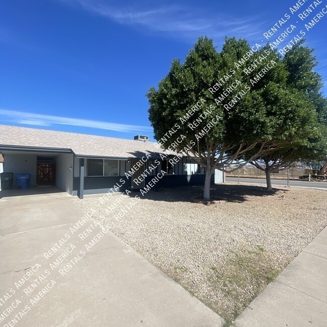 Building Photo - 3550 E Voltaire Dr