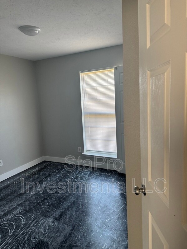 Photo - 128 Village Pl