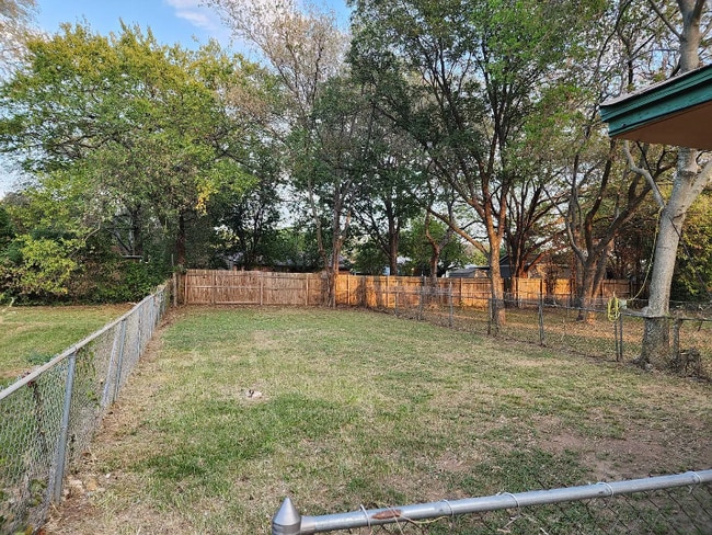 Photo - 857 Broadway Ave