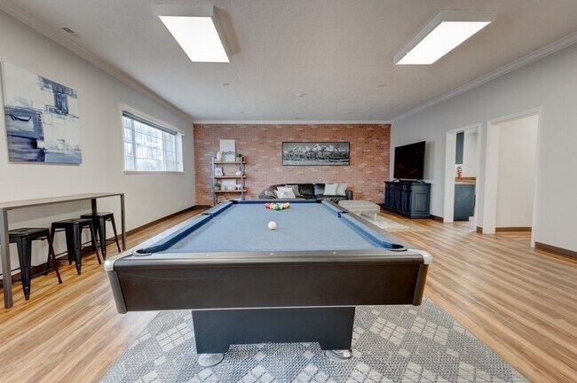 The Colonial House - Colonial House