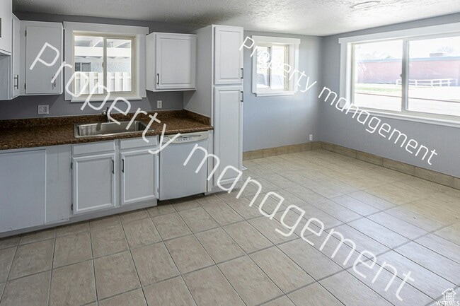 Photo - 202 W 2050 N