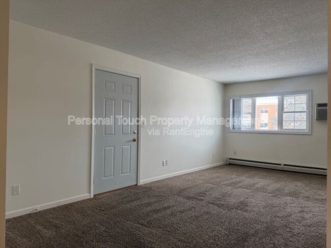 Photo - 912-18 1/2 18 1/2 St S Unit 3