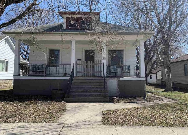 Building Photo - VIDEOTOUR: