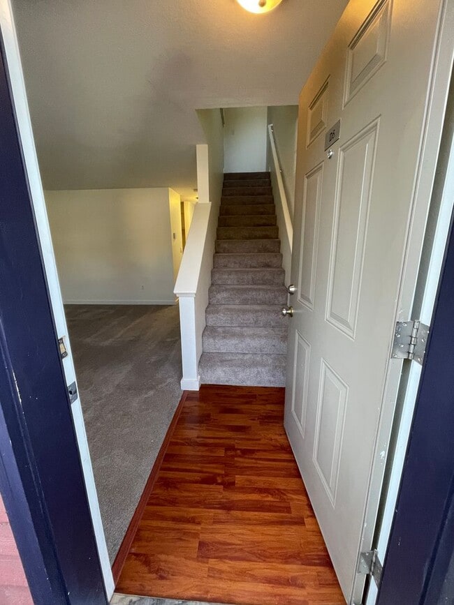 Photo - 1Bd/1.5Ba Everett Townhouse