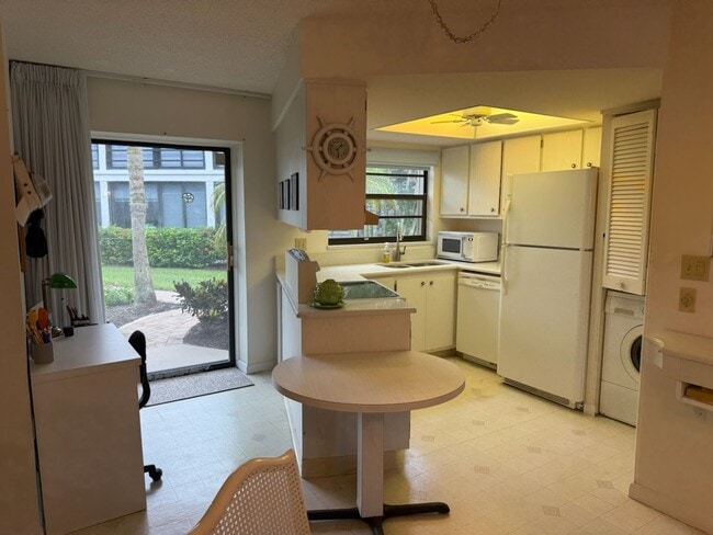 Building Photo - 900 Huron Ct Unit A1 Rental