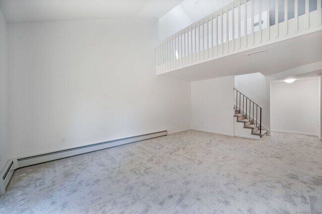 Photo - 24 Amato Dr Unidad APT L