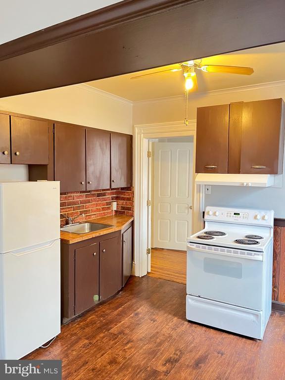 Photo - 79 N Evans St