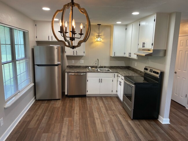 Building Photo - 2071 Little River Ln Rental
