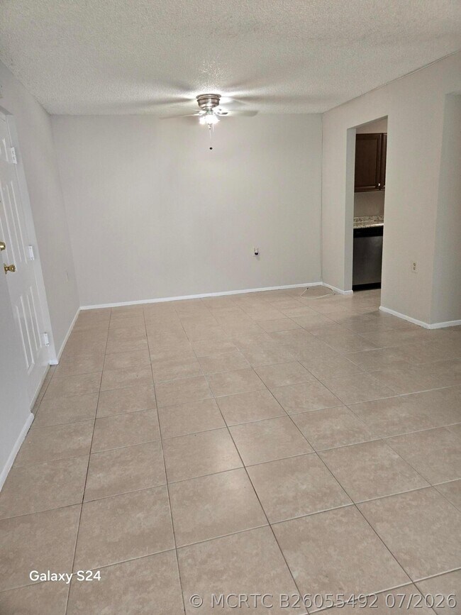 1141 Lake Victoria Dr Unit H