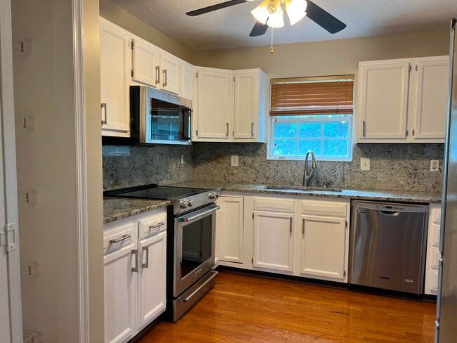 Photo - 2495 Deerfield Ln