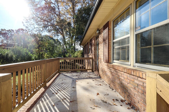 Photo - 937 Green Cir Dr