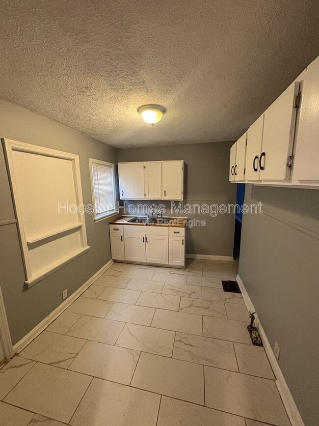 Photo - 1031 N Centennial St