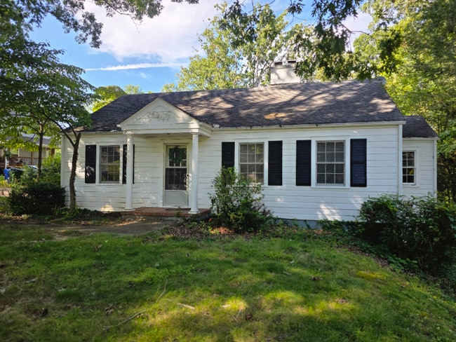 Building Photo - 92 Beverly Rd Rental