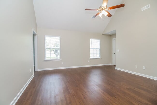 Photo - 2115 Montgomery Ln