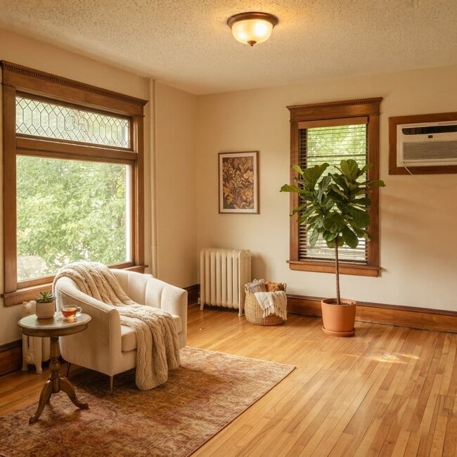 Building Photo - 275 W Sturgis St Unit 275 W Sturgis St