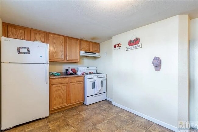 Building Photo - 21 Grand Ave Unit Basement Rental