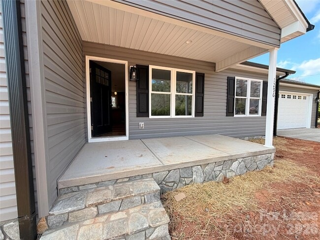 Photo - 1296 Micol Rd