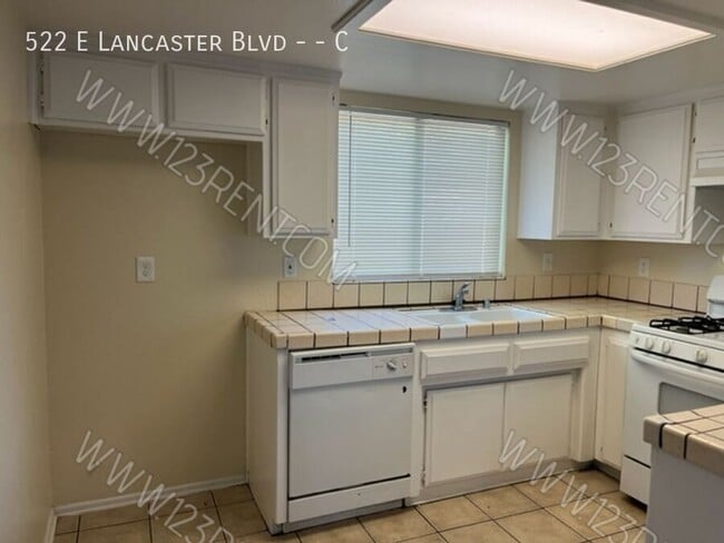 Photo - 522 E Lancaster Blvd Unit C