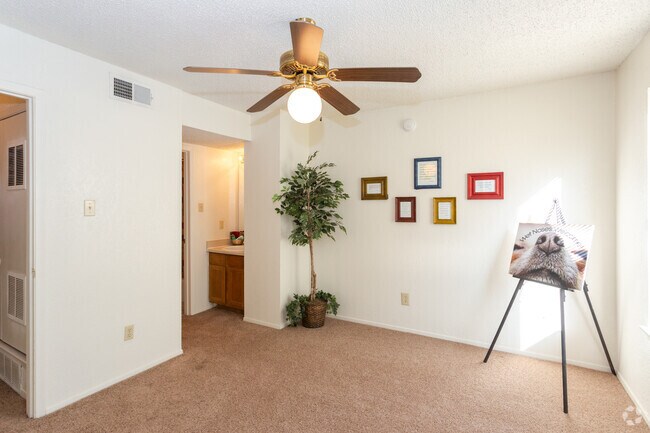 2BR 1.5.BA - 1,048 SF