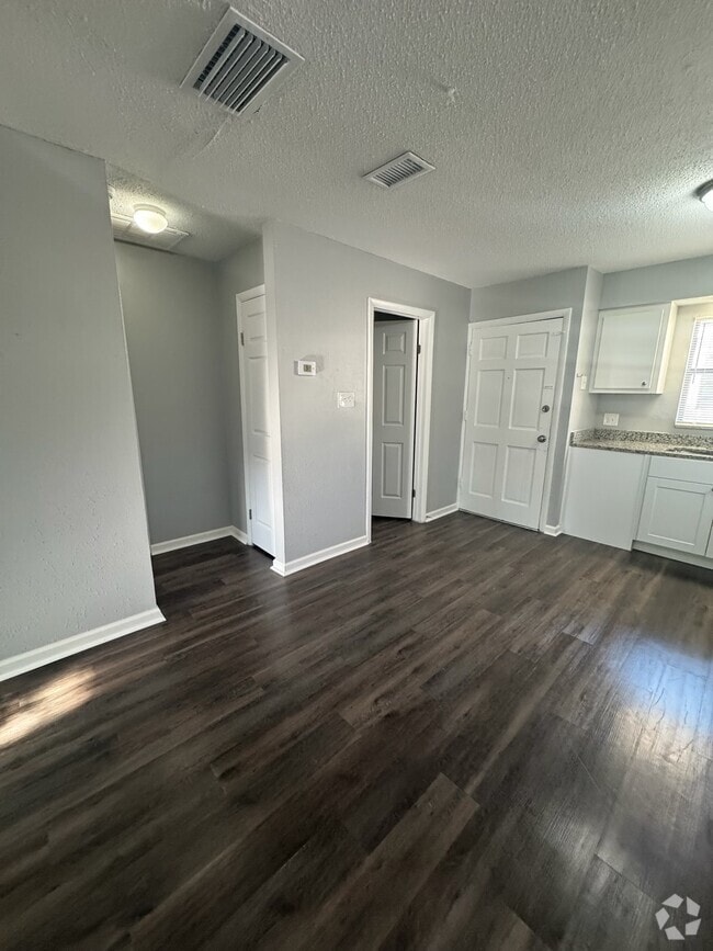Building Photo - 646 88th Ave N Unit 6 Rental