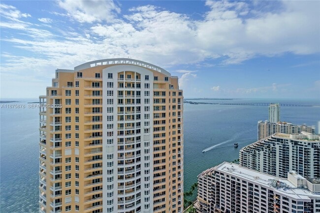 Photo - 848 Brickell Key Dr Unidad 3803