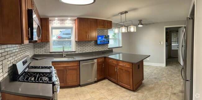 Building Photo - 749 56th Pl Unit 1 Rental