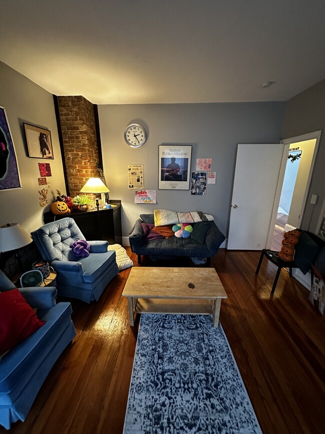 Building Photo - 20 Lawn St Unit 3 Rental