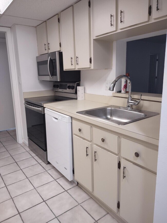 Photo - 3212 Strawflower Way Unit 211