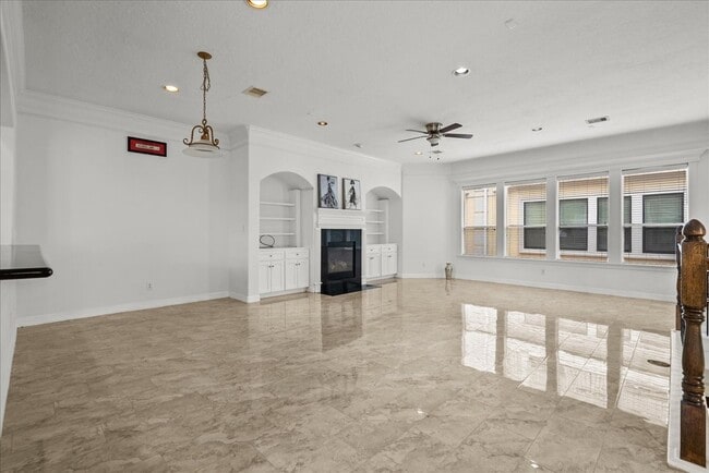 Photo - 6118 Tyne St