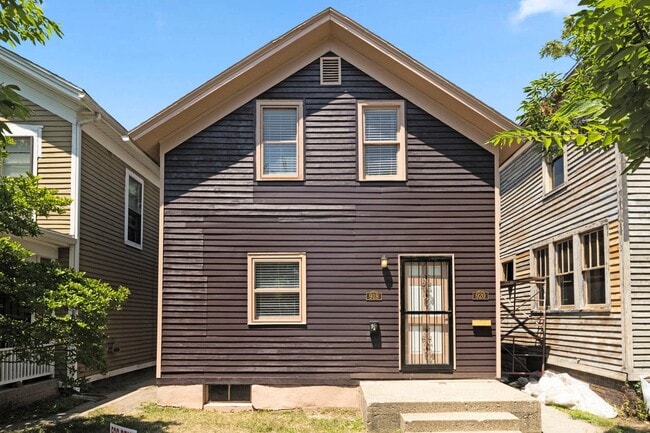 Photo - One bedroom available for a move in right ... Unit 918 W. Jefferson Blvd Fort Wayne, IN 46802